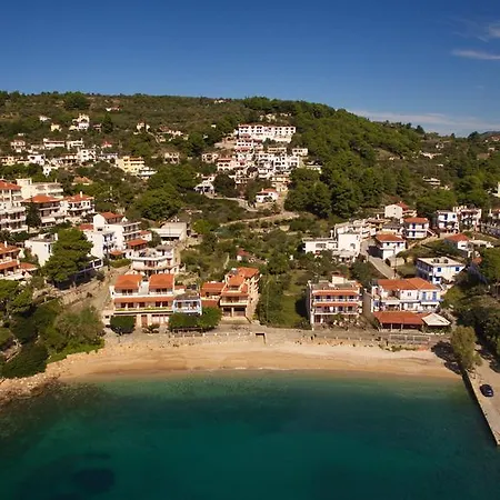Nelli Alonissos Patitiri (Alonnisos)