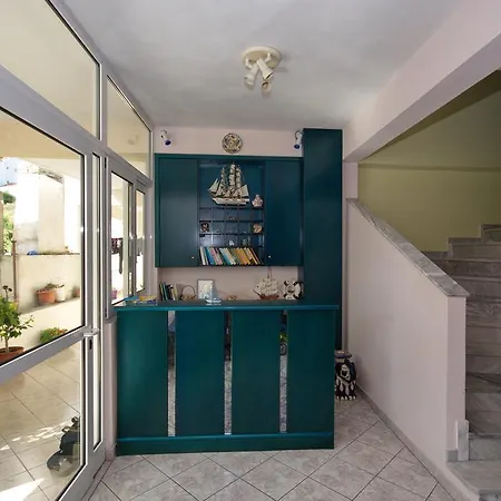 Nelli Alonissos Guest house